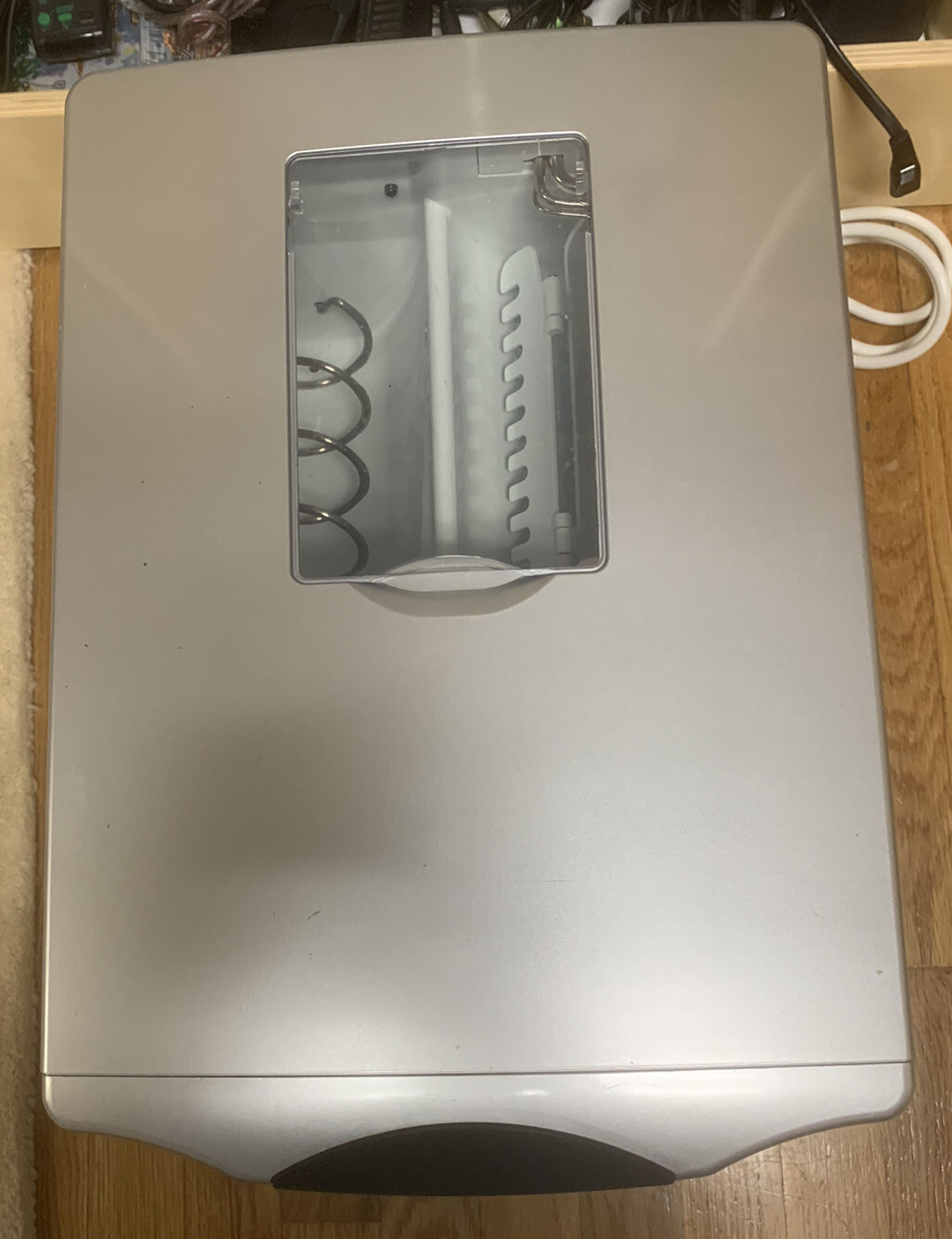 Whynter Compact Portable Ice Maker Countertop Model : IDC-221SC