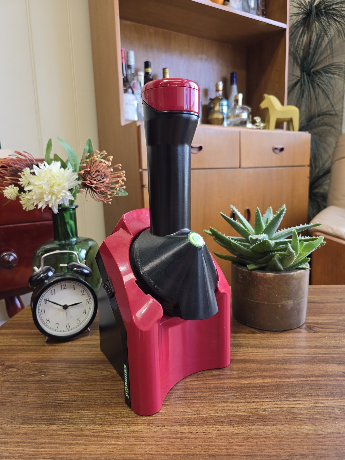 Yonanas 901 200W Electric Dessert/Frozen Ice Fruit/Yoghurt/ Maker/Blender – Red