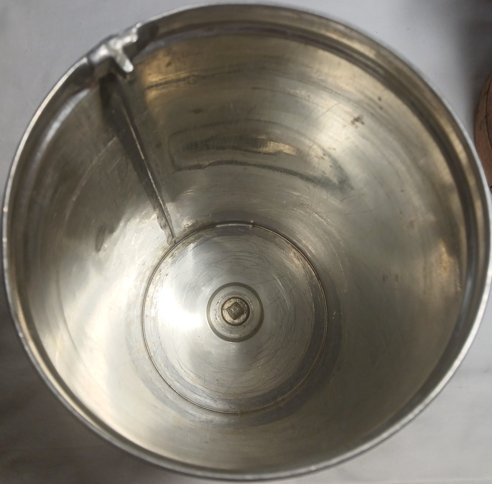Vintage White Mountain 4-Quart Hand Crank Ice Cream Freezer