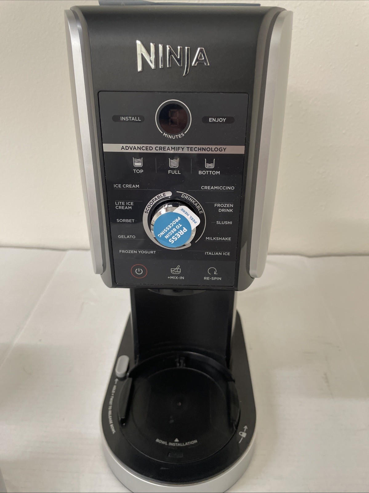 Ninja CREAMi Deluxe 11-in-1 Ice Cream and Frozen Treat Maker – Silver. Read!!