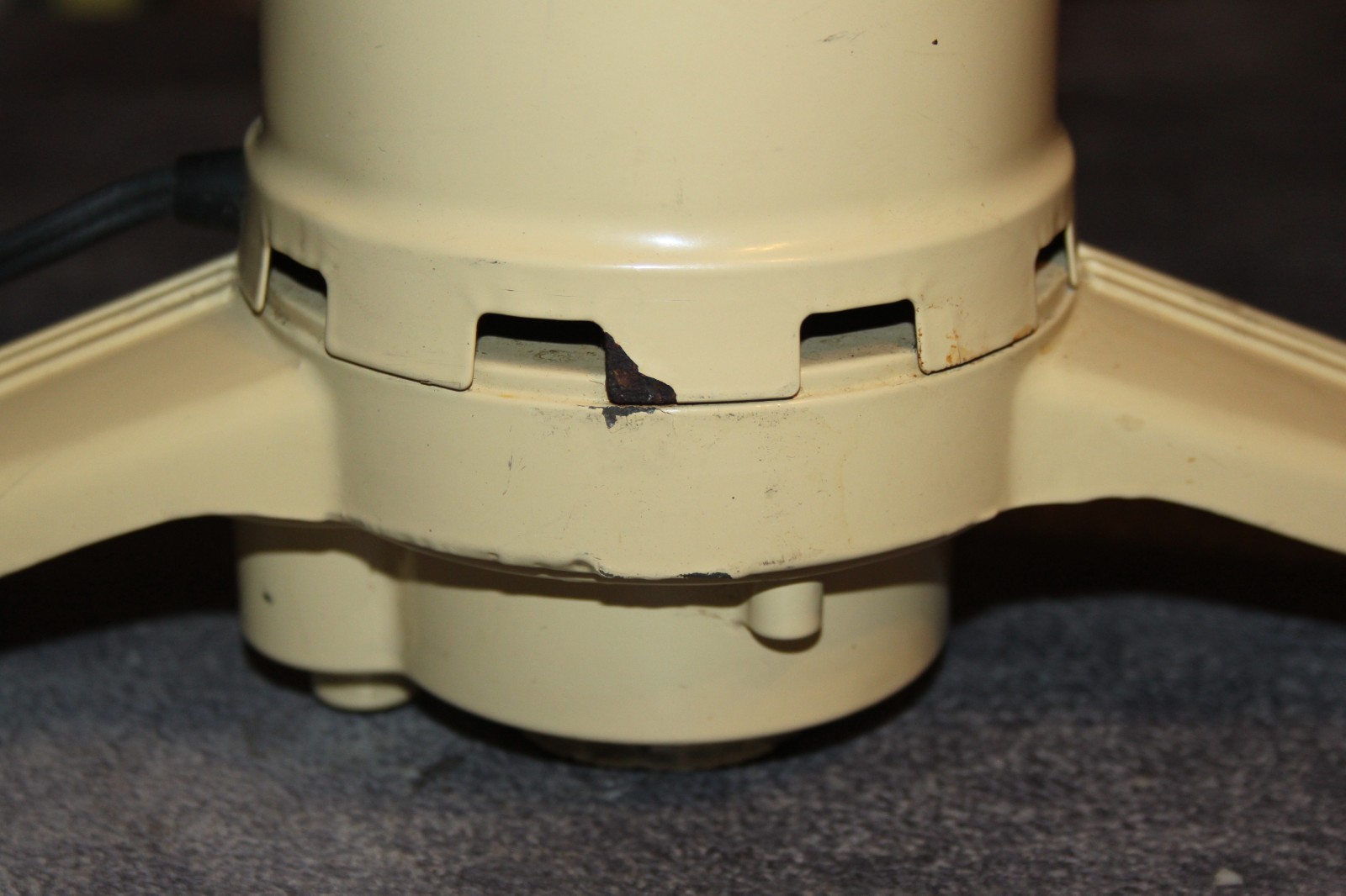 White Mountain Model F69204 Ice Cream Freezer Maker, Motor Only for 4 Qt. Maker