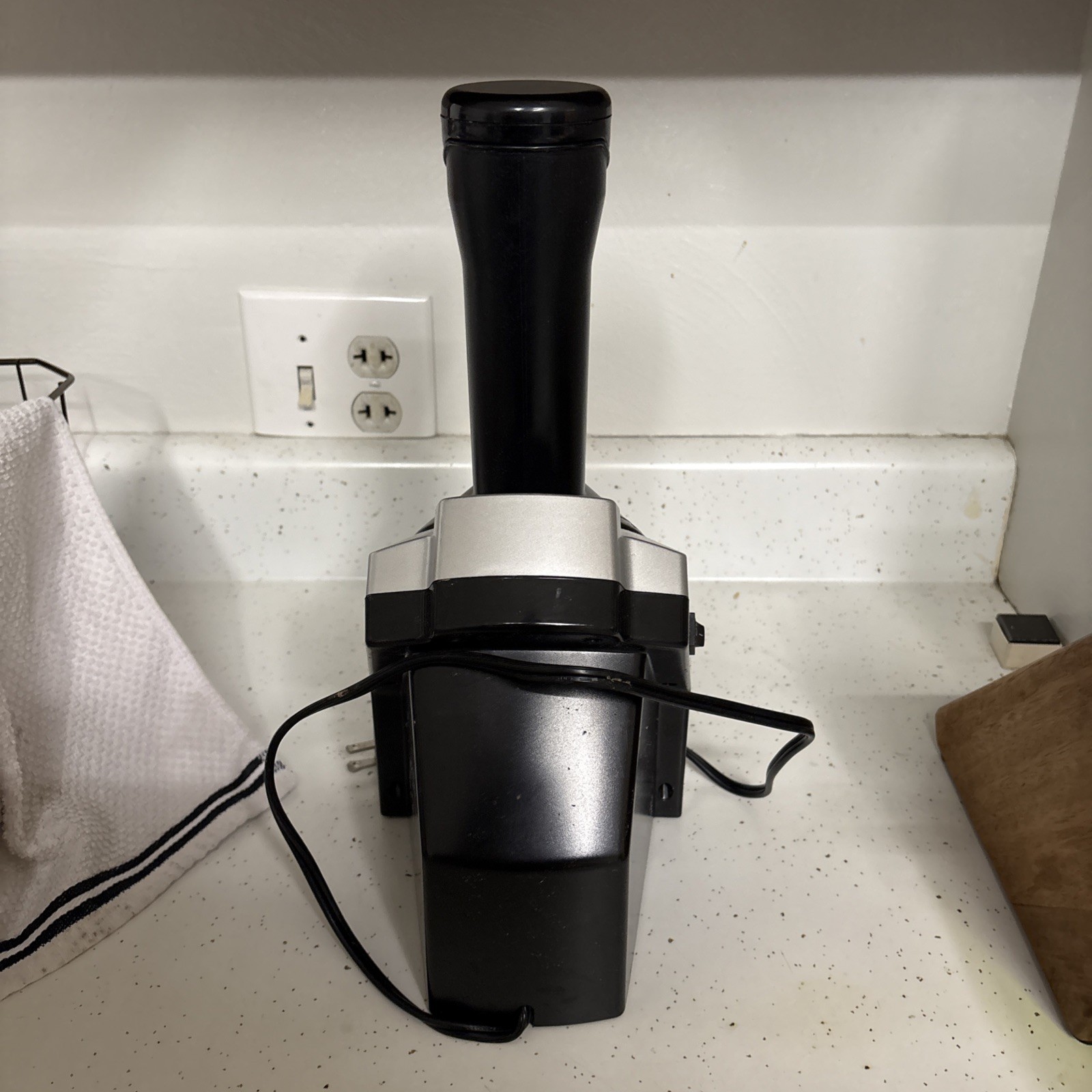 Yonanas Classic Frozen Fruit Soft-Serve Dessert Maker TESTED