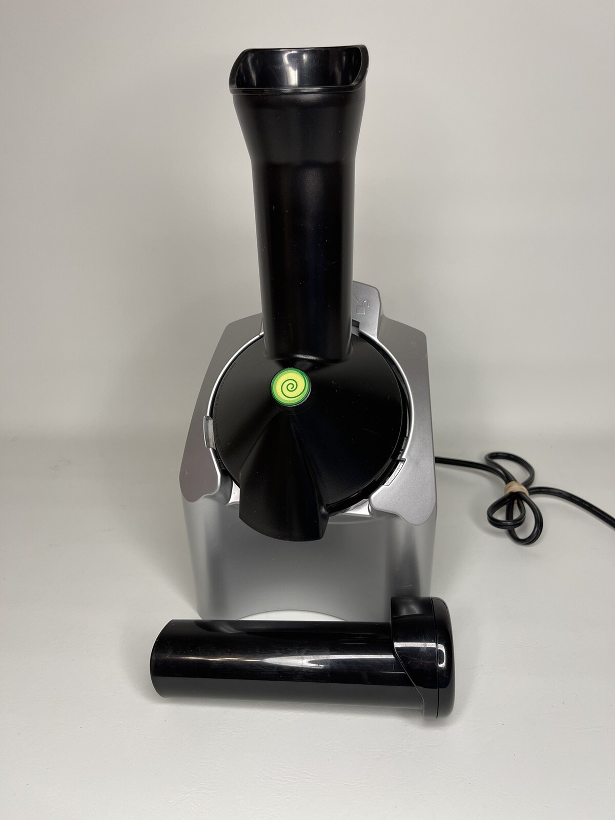 Yonanas Deluxe Ice Cream Frozen Yogurt Maker Black Silver Model 901 Christmas