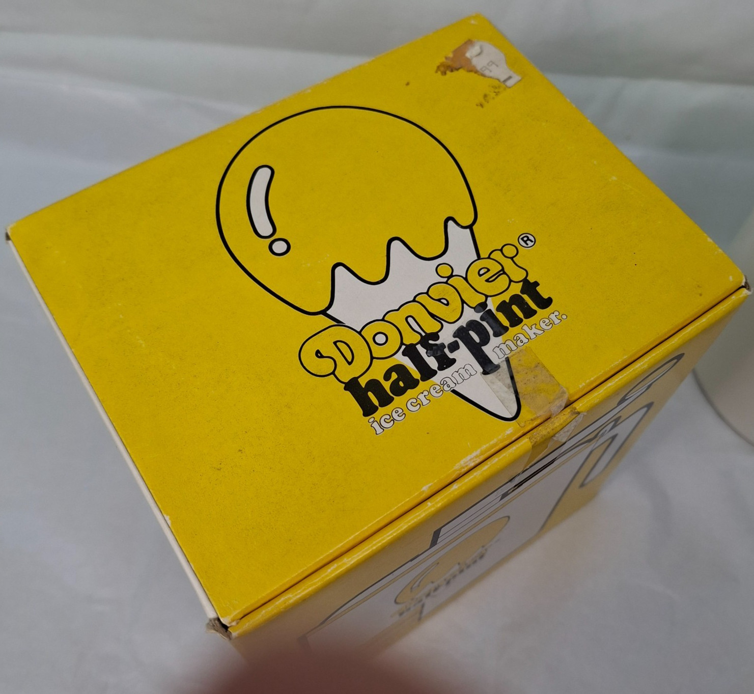 1980’s DONVIER Half-Pint Manual Hand Crank Ice Cream Maker with Recipe Guide