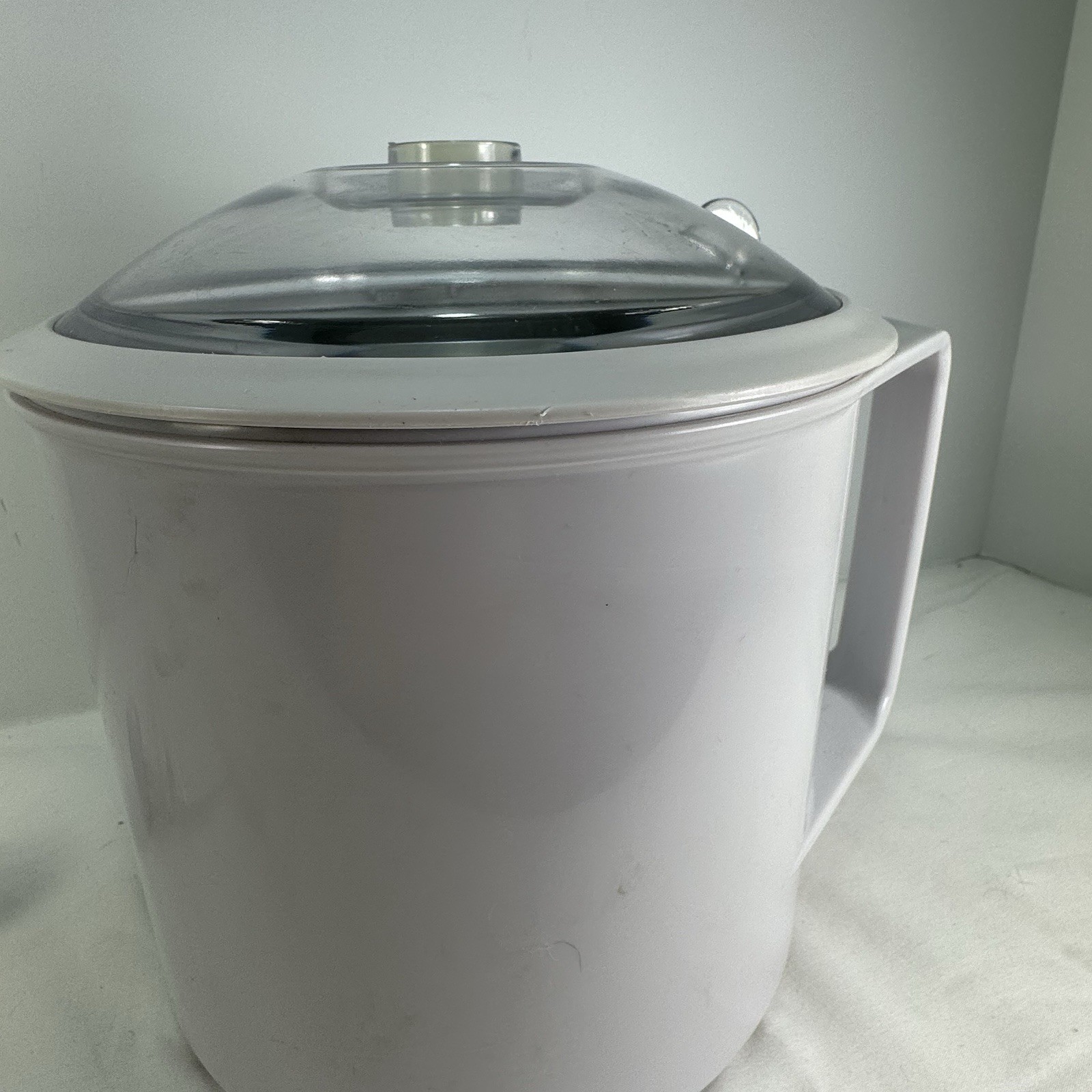Vintage DONVIER 1.4 Qt Ice Cream Maker Chillfast Manual Crank W/Box Canada