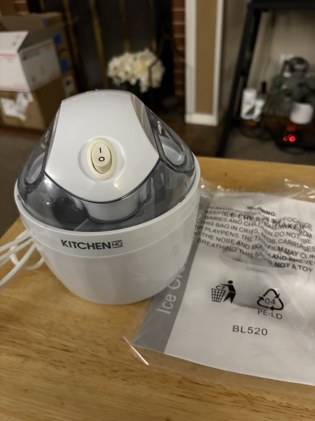 KITCHEN HQ ICE CREAM MAKER 16 oz Size, White, Model BL520 NWOB!