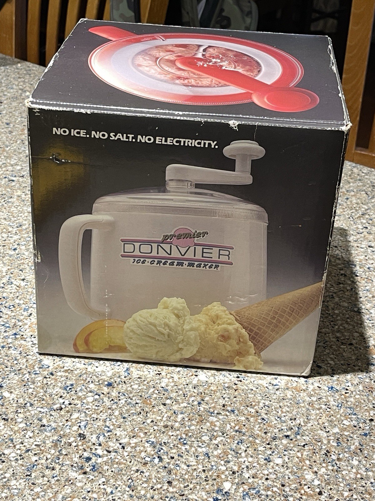 Donvier Ice Cream Maker Chillfast, 1 Pint, Black, Hand Crank White