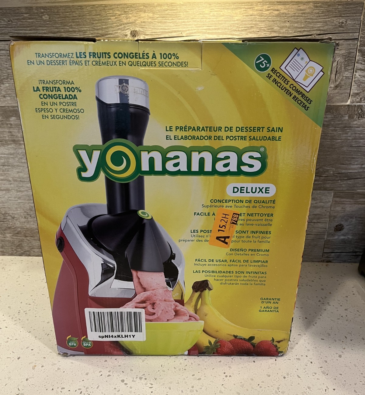 Yonanas Deluxe Frozen Dessert Maker 200W BPA-Free w/ Recipes Black/Red/Silver