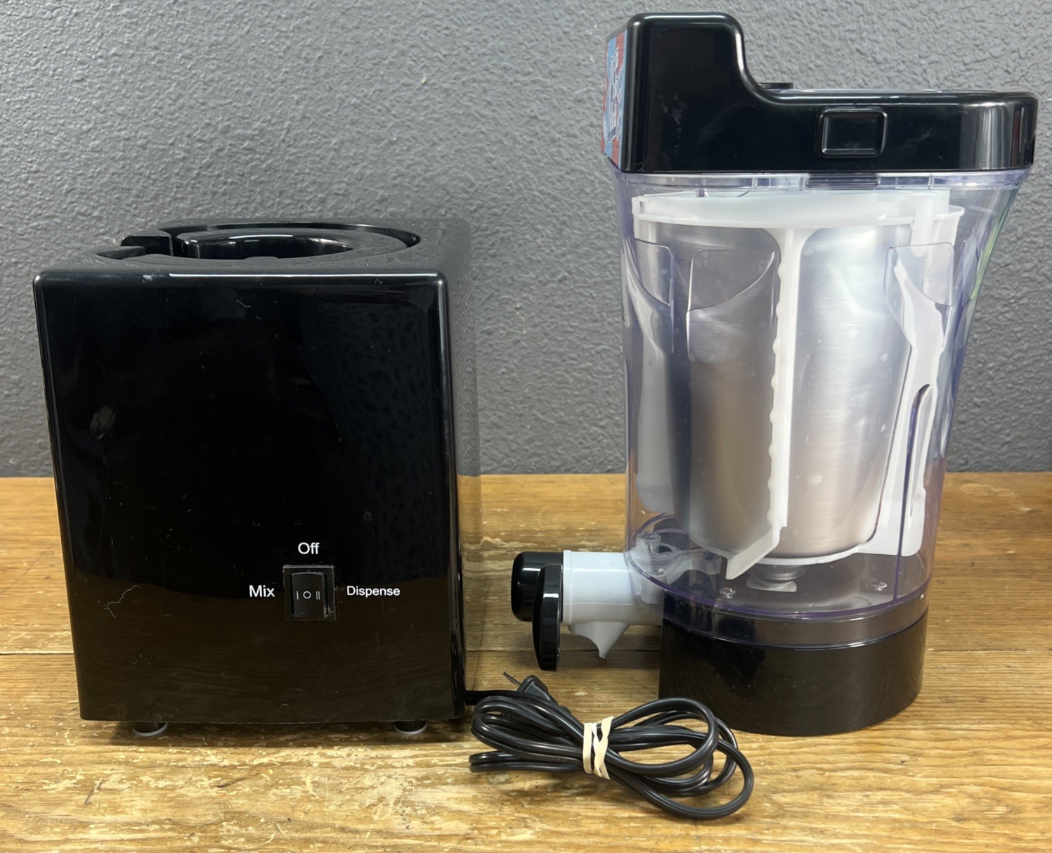 Fizz Creations Icee Slushie Machine 34oz Home Countertop Maker (Used Once)