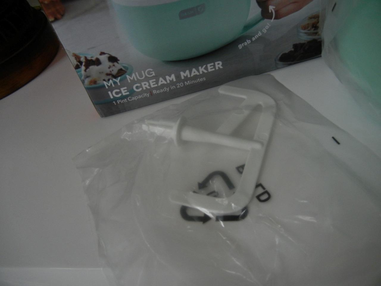 NIB DASH MY MUG AQUA 1 PINT PERSONAL ICE CREAM YOGURT SORBERT MAKER FREE SHIP