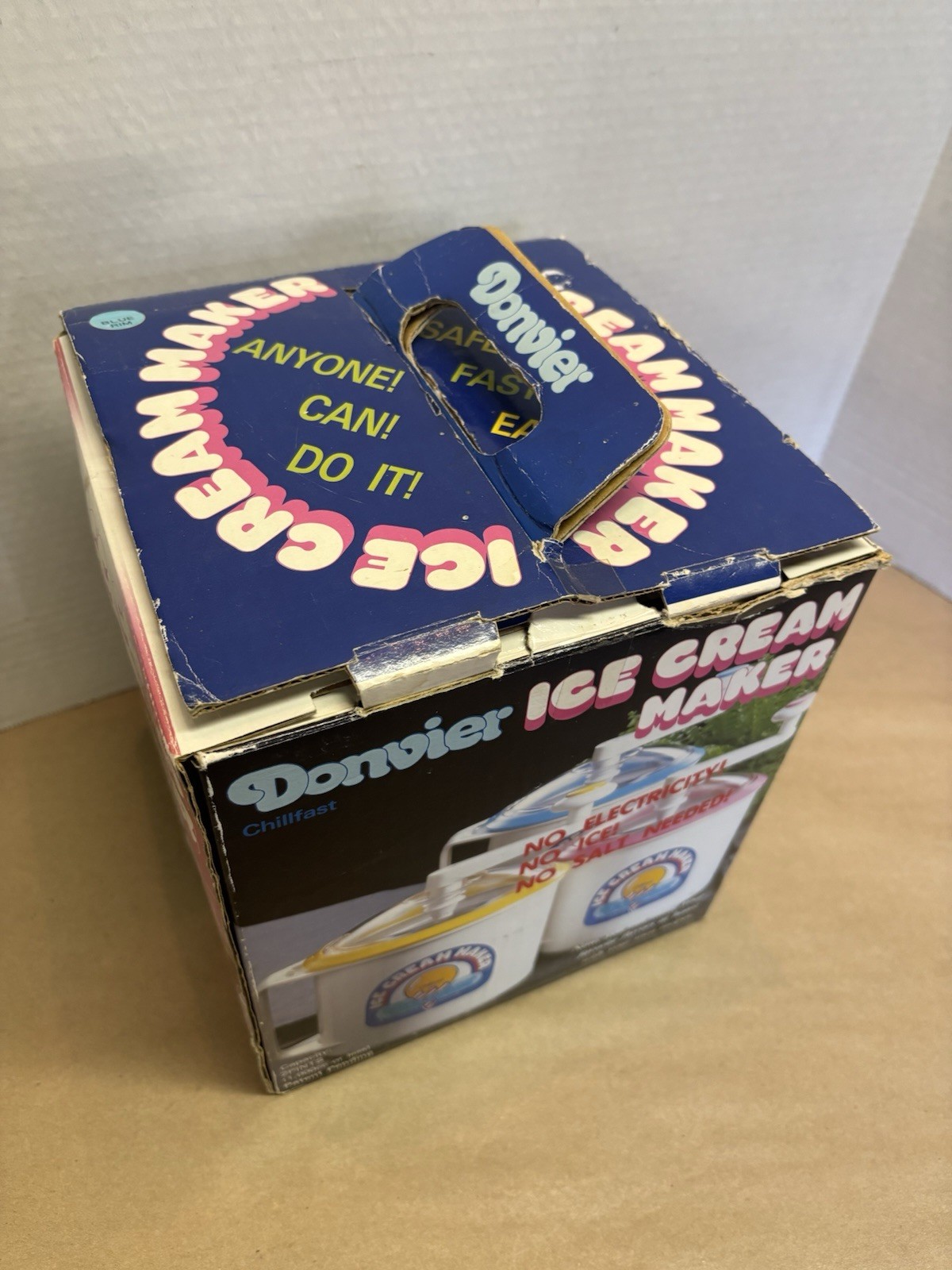 Vintage Donvier Chill-Fast 2 Pint ICE CREAM MAKER – Hand-Cranked (BLUE RIM)