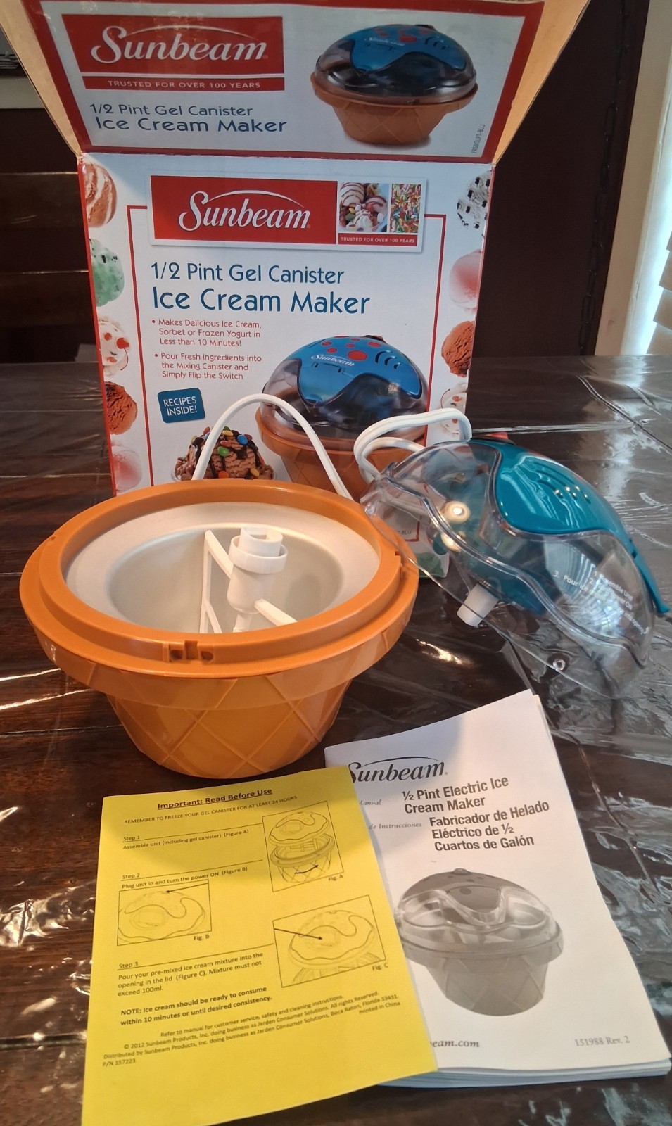 Sunbeam 1/2 Pint Gel Canister Electric Ice Cream Maker FRSBGLPT-BLU Blue Orange
