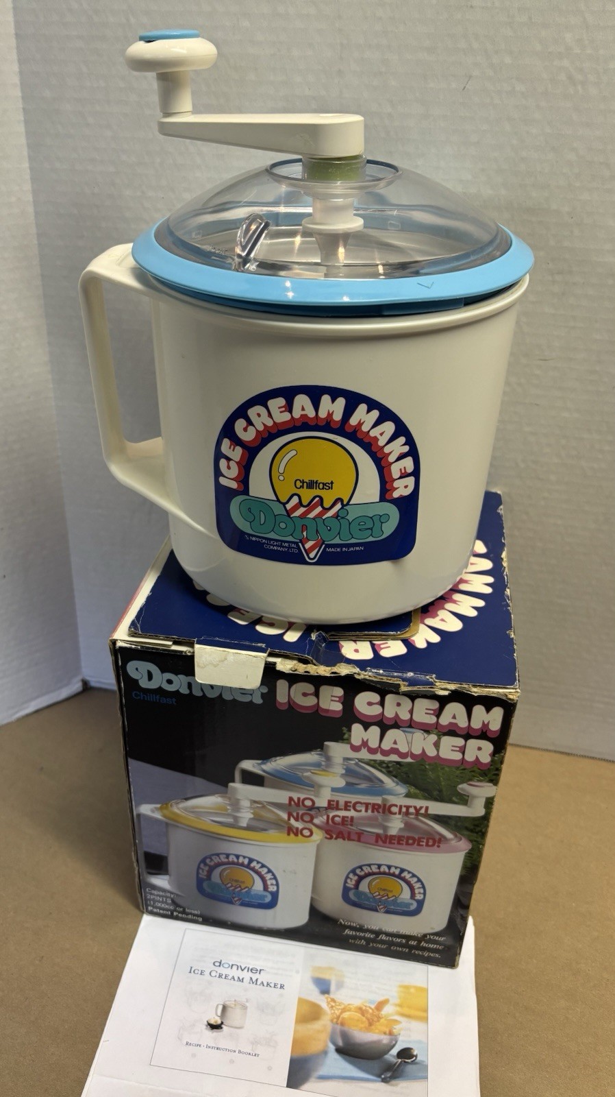 Vintage Donvier Chill-Fast 2 Pint ICE CREAM MAKER – Hand-Cranked (BLUE RIM)