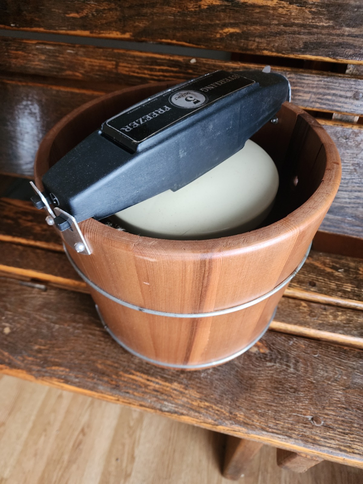 Vtg 5QT Sterling Ice Cream Maker Freezer Wooden NEW OPEN BOX Hand Crank