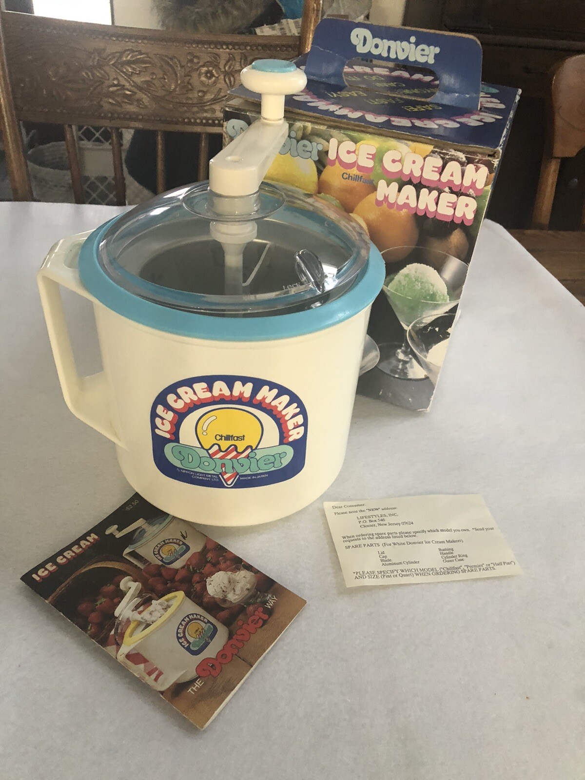Vintage Donvier Chillfast Ice Cream Maker 1 Quart 2 Pints Blue Rim 4488817