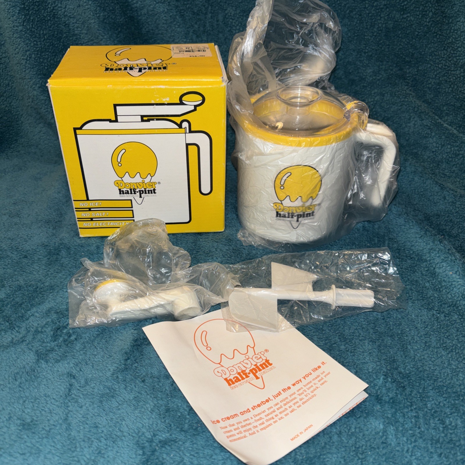 DONVIER Half-Pint Ice Cream Maker (Yellow) Made in Japan LOC KK