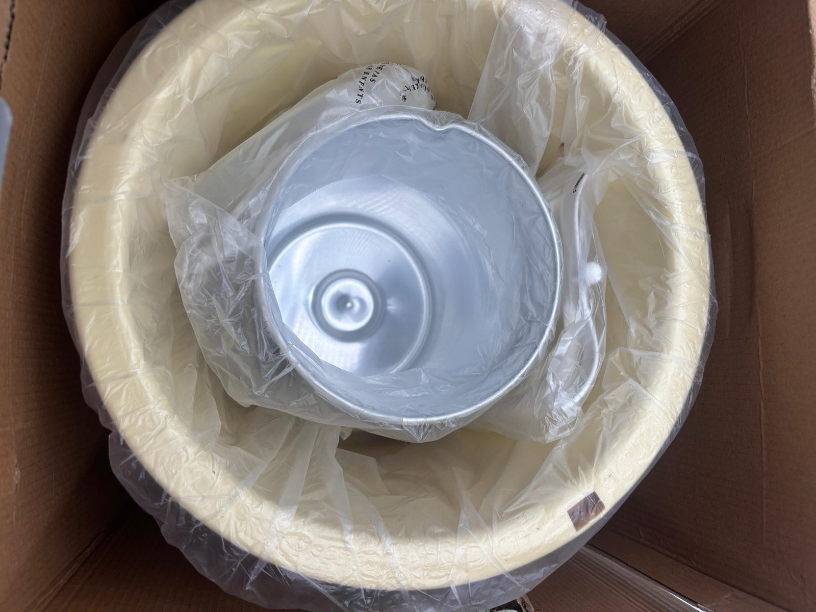 NEW – Nostalgia 4 Qt Electric Old Fashioned Ice Cream Maker OPEN BOX