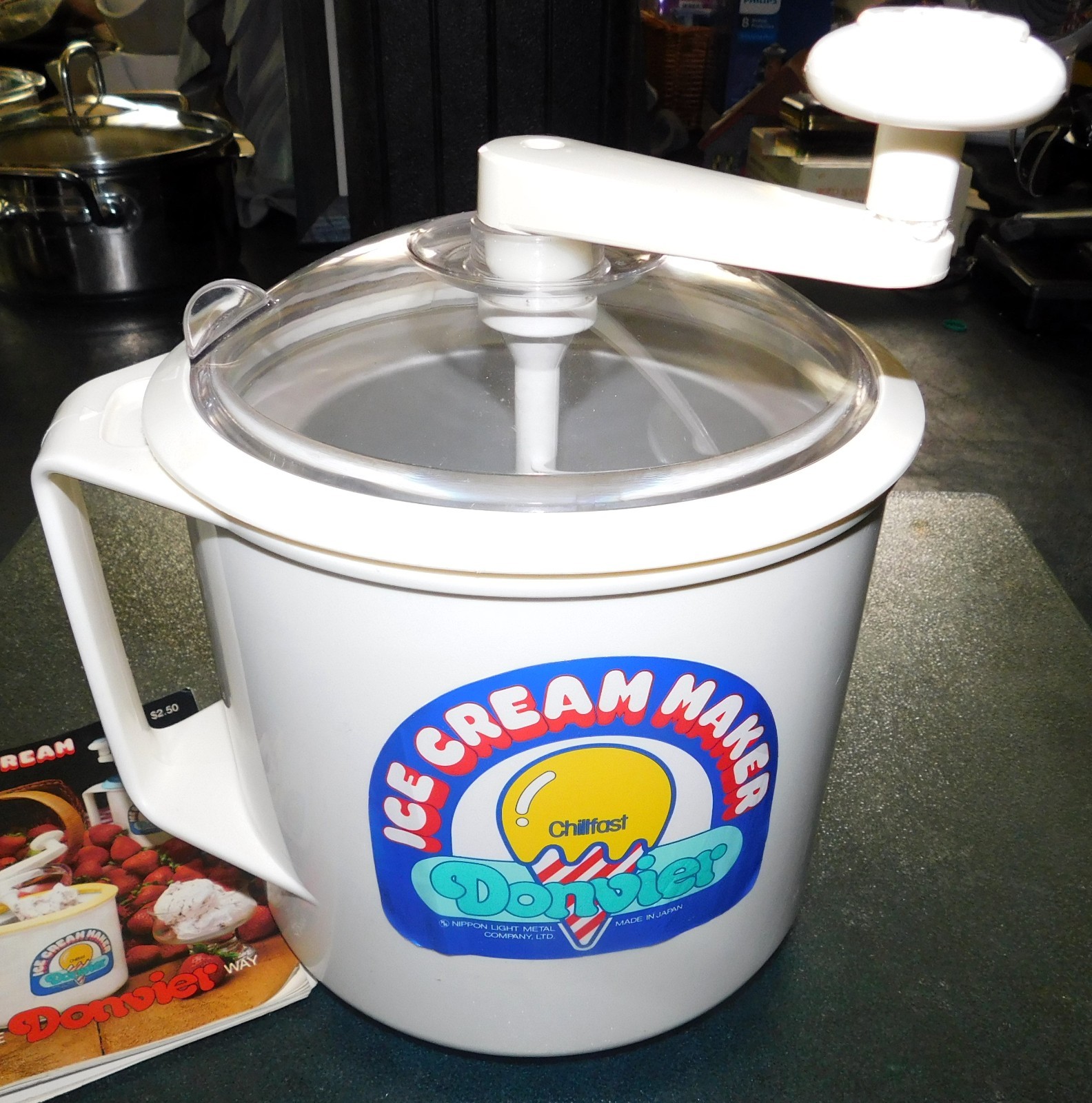 Donvier Chillfast Hand-Crank Ice Cream Maker, Manual, 2 Pint w Instruct/ Recipe