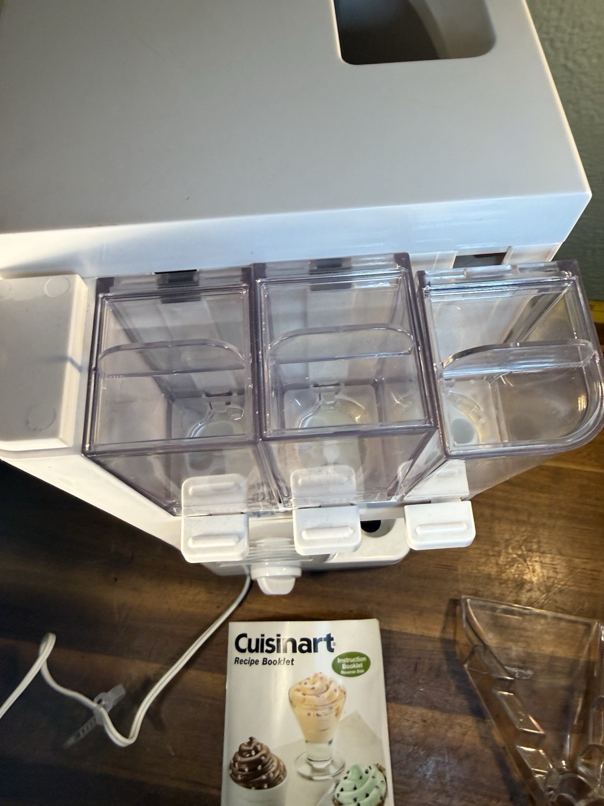 Cuisinart ICE-45P1 Mix Serve 1.5-Quart Soft Service Ice Cream Maker – White