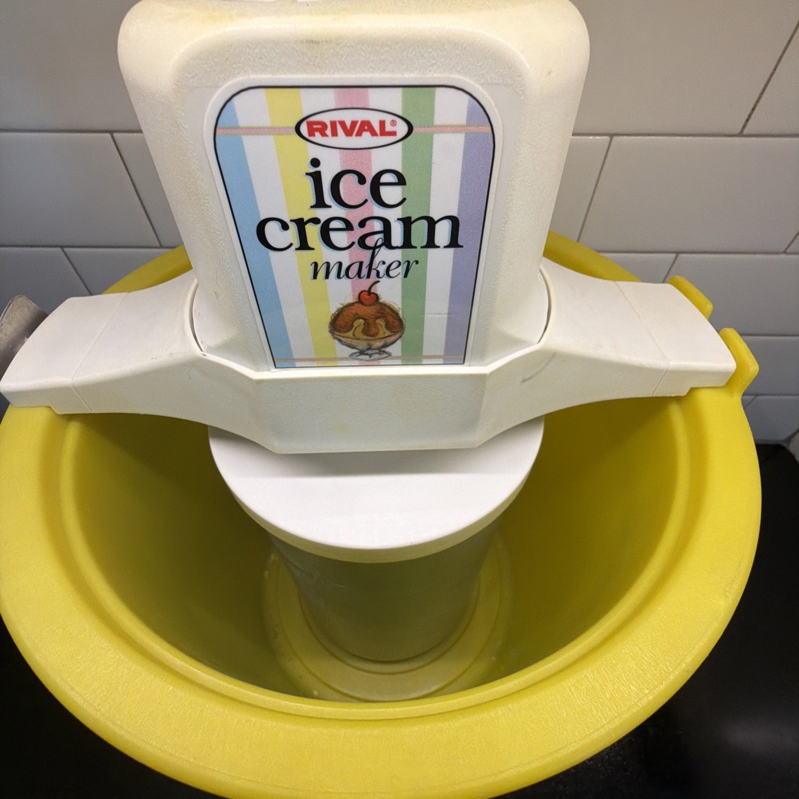 Rival 8420 4 Quart Electric Ice Cream Maker Yellow Bucket Preowned Complete