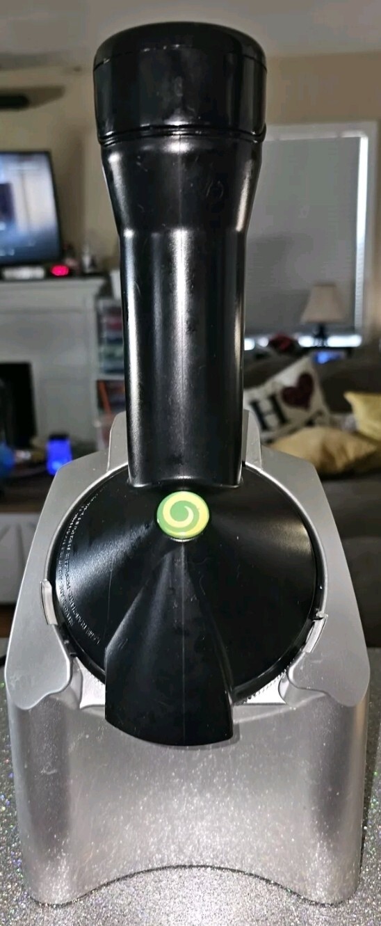 Yonanas Classic 200W Soft Serve Dessert Maker Vegan Dairy-Free Frozen Fruit