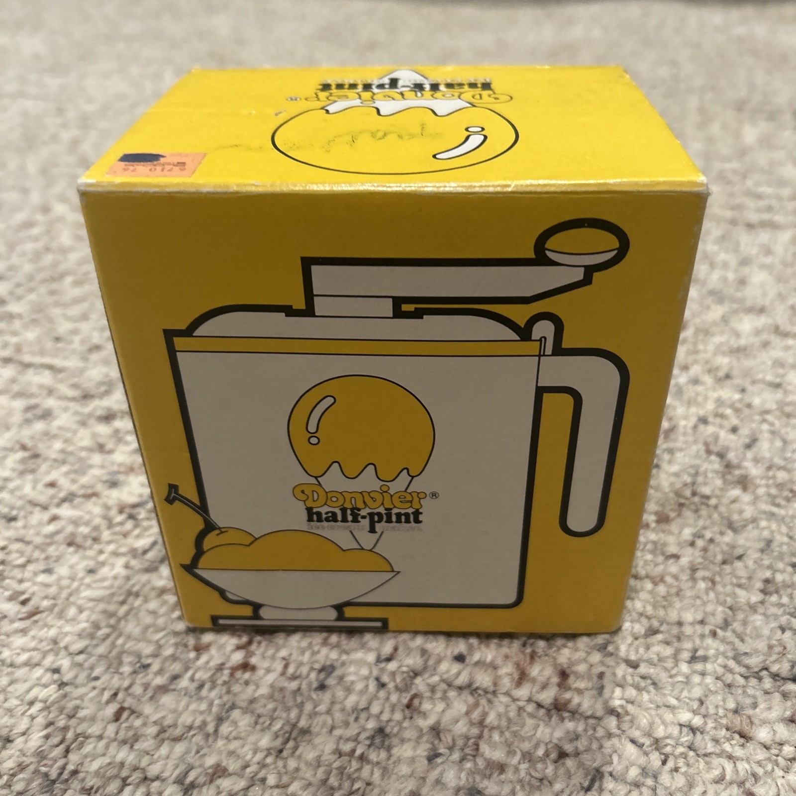 Vintage Donvier Half Pint Ice Cream Maker w/Box EUC