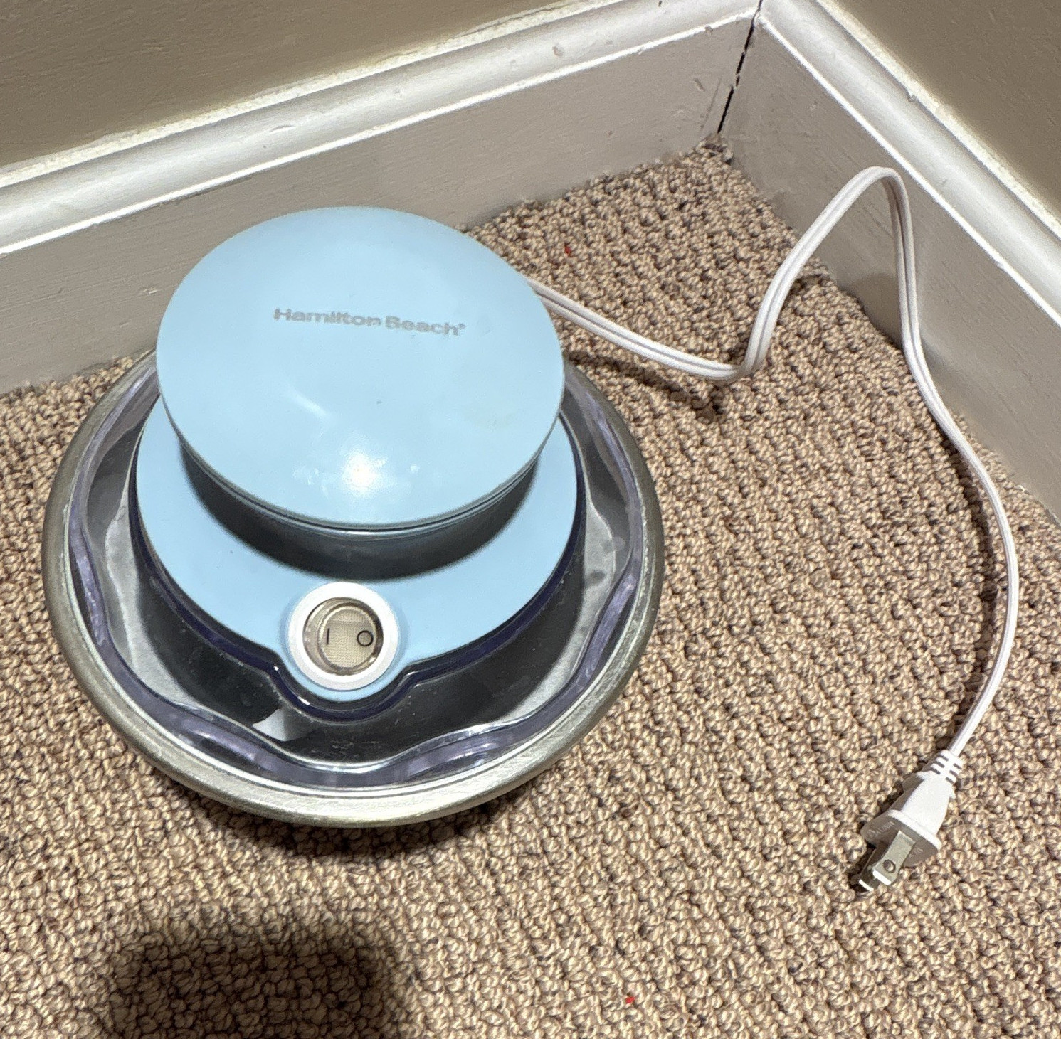 Hamilton Beach Electric Ice Cream Maker Freezer Bowl 0.7 Qt Blue w/ Lid Base