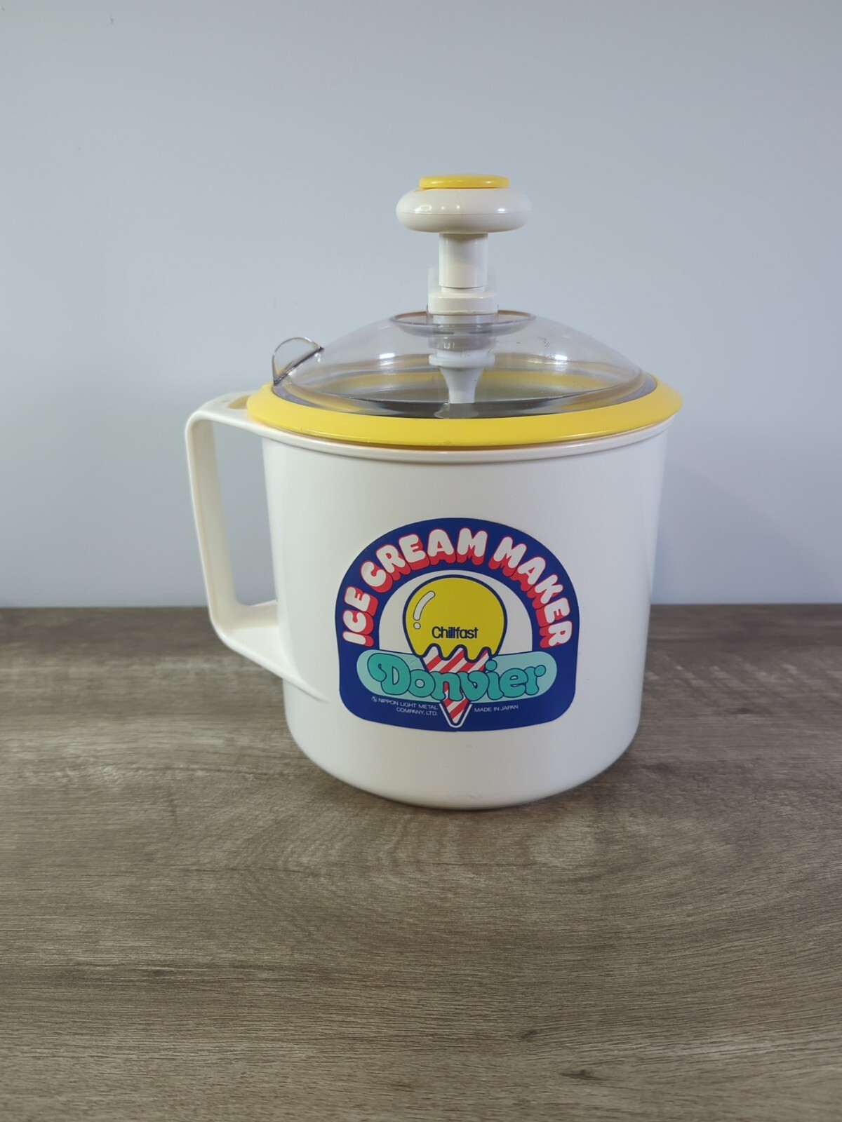 Donvier Chillfast Manual Hand Crank Ice Cream Maker 1 Quart Yellow Rim Japan