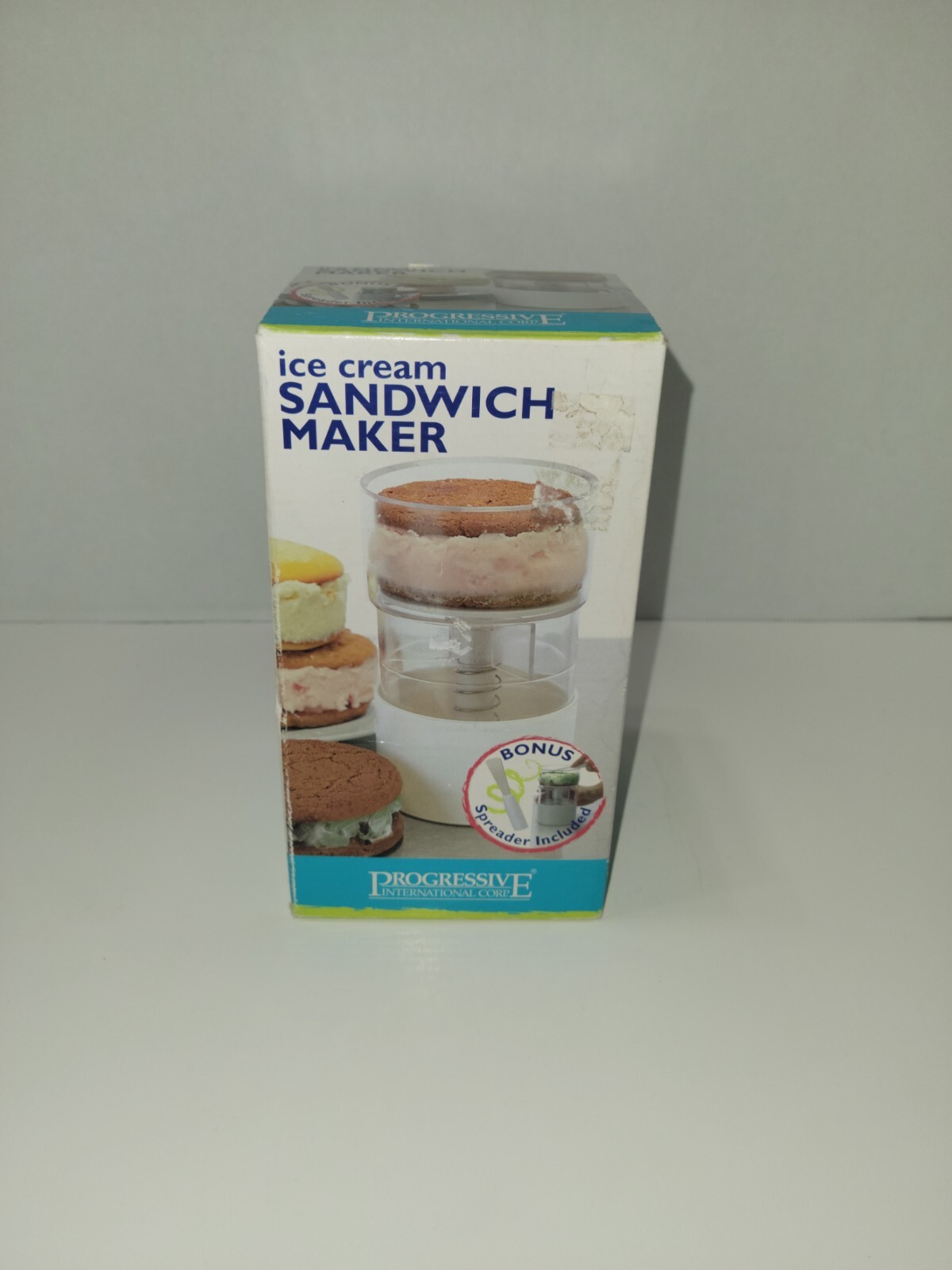 New Ice Cream Sandwich Maker Summer Round Dessert Frozen Treats Box