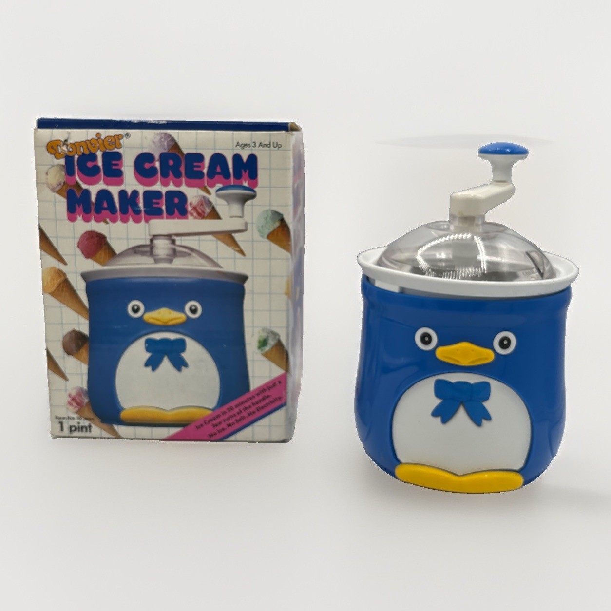 VTG Donvier Chilly Blue Penguin 1 Pint Hand Crank Ice Cream Maker w/ Box EUC