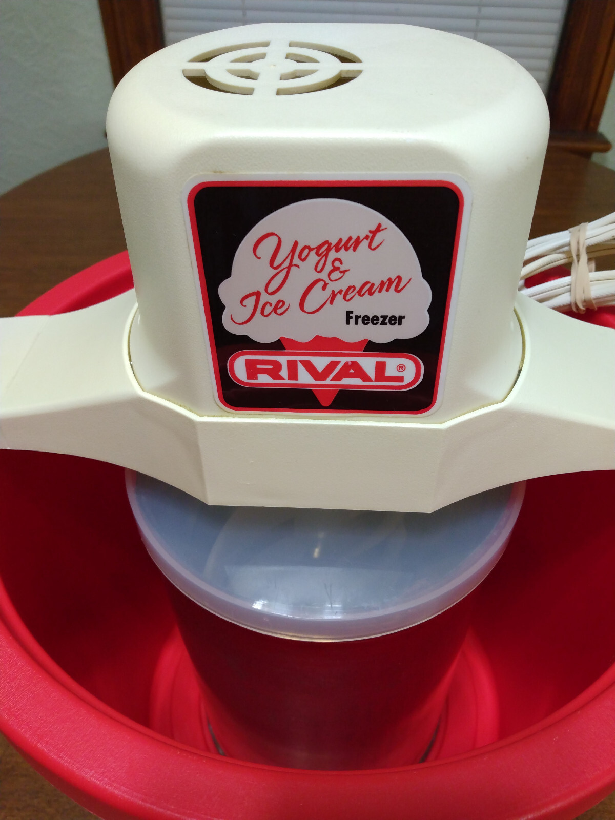 VTG Rival Red Ice Cream Maker 4 Qt Electric Yogurt Freezer 8401 USA