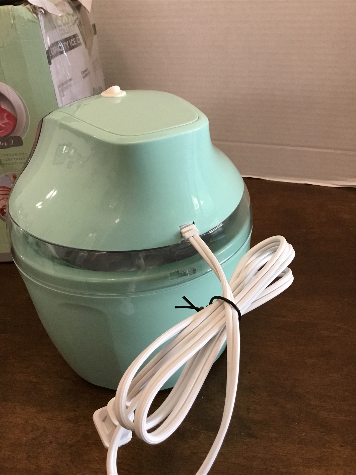 Americana EIM-1400M 1.5 Qt Ice Cream Freezer Bowl Automatic Homemade Electric