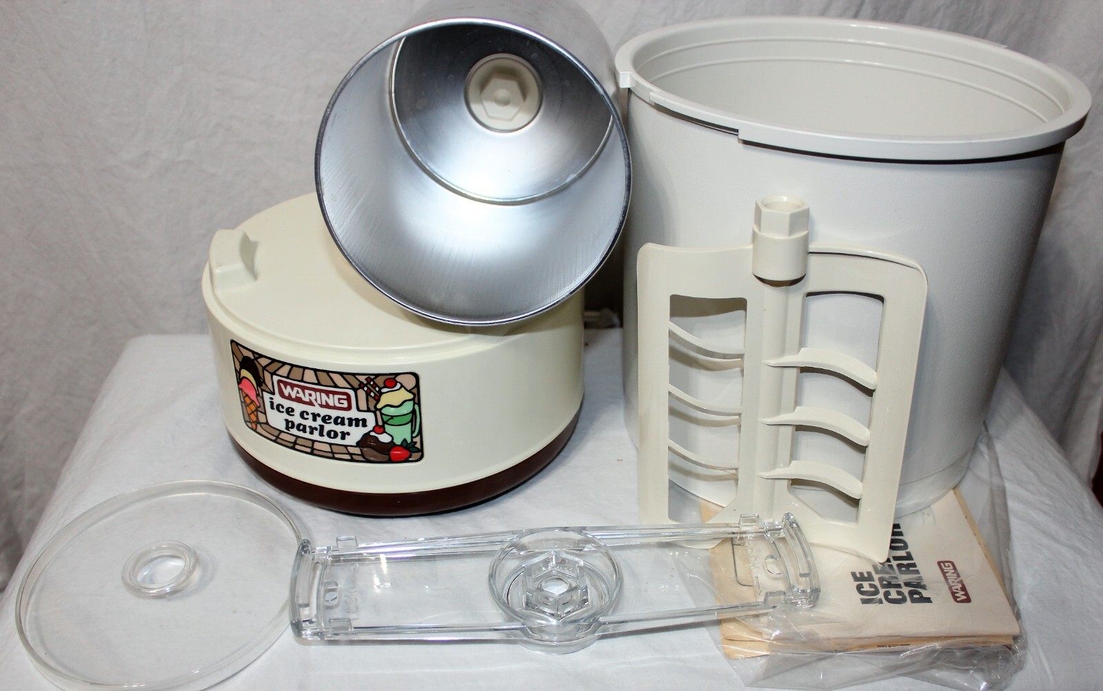 Vintage Waring Ice Cream Parlor Machine CF520-1 White Vintage NEW IN OPEN BOX