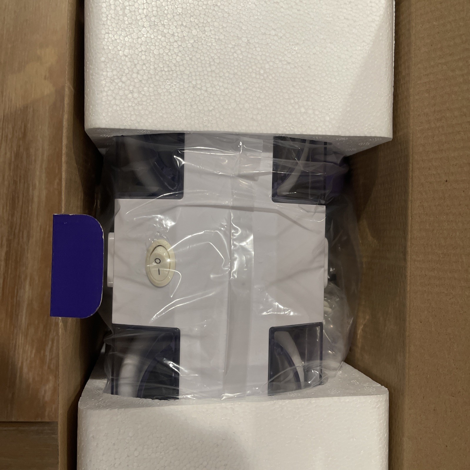 Lakers 2 Pint Ice Cream Maker Model #DBL500B Brand New