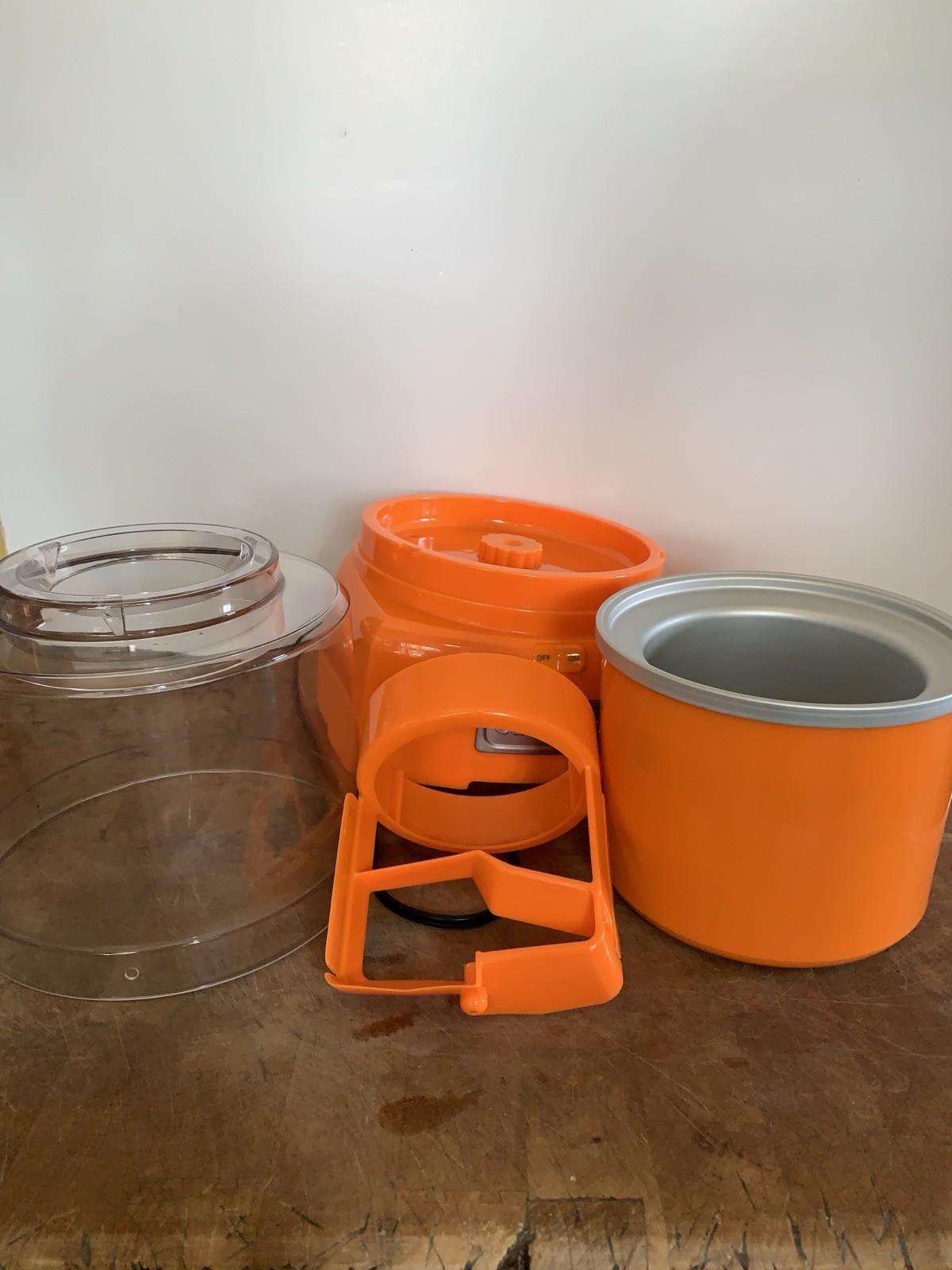 Cuisinart Ice Cream Frozen Yogurt Sorbet Maker Machine 1.5QT Orange Model ICE-21