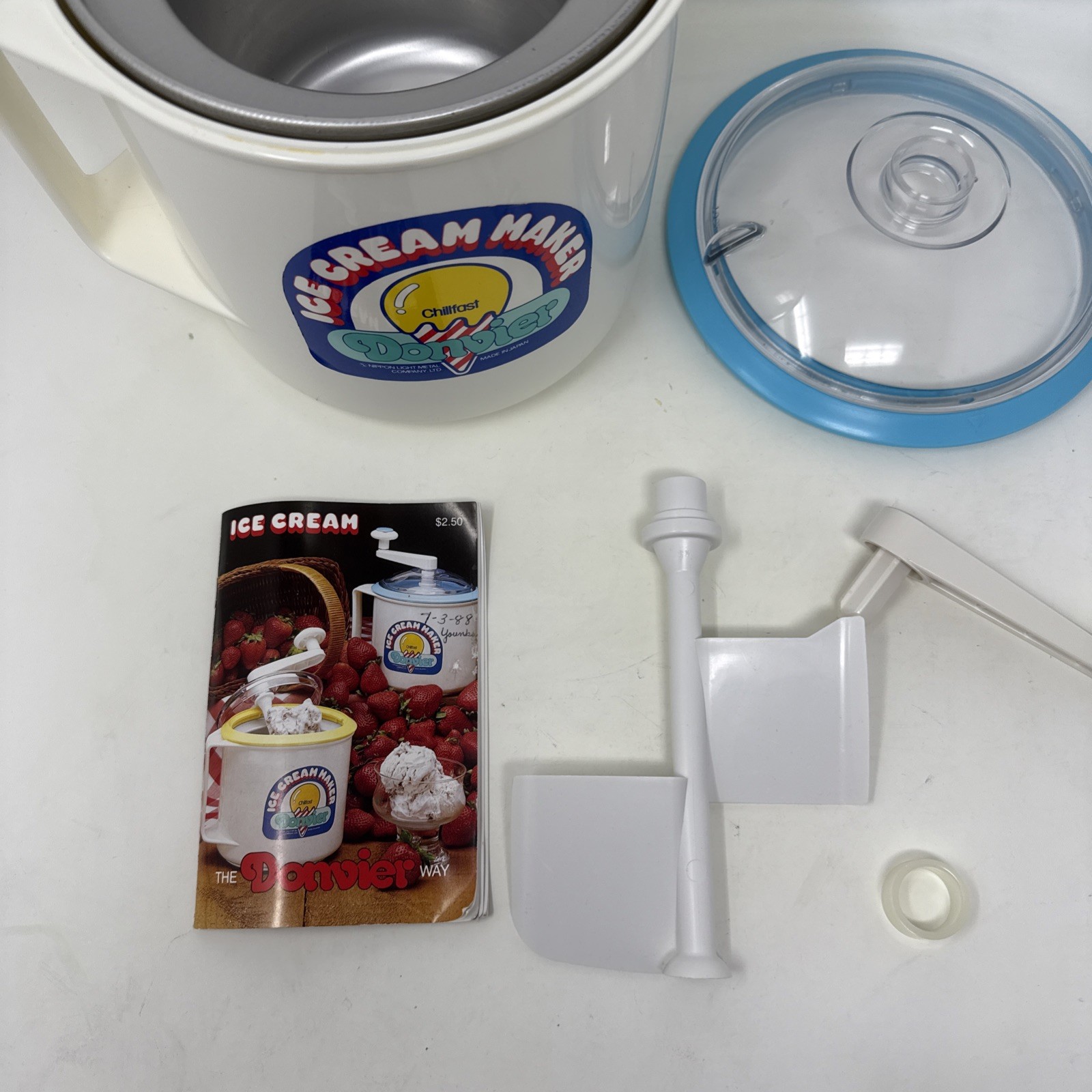 VINTAGE Donvier Chillfast Ice Cream Maker 2 Pint- In Great Condition