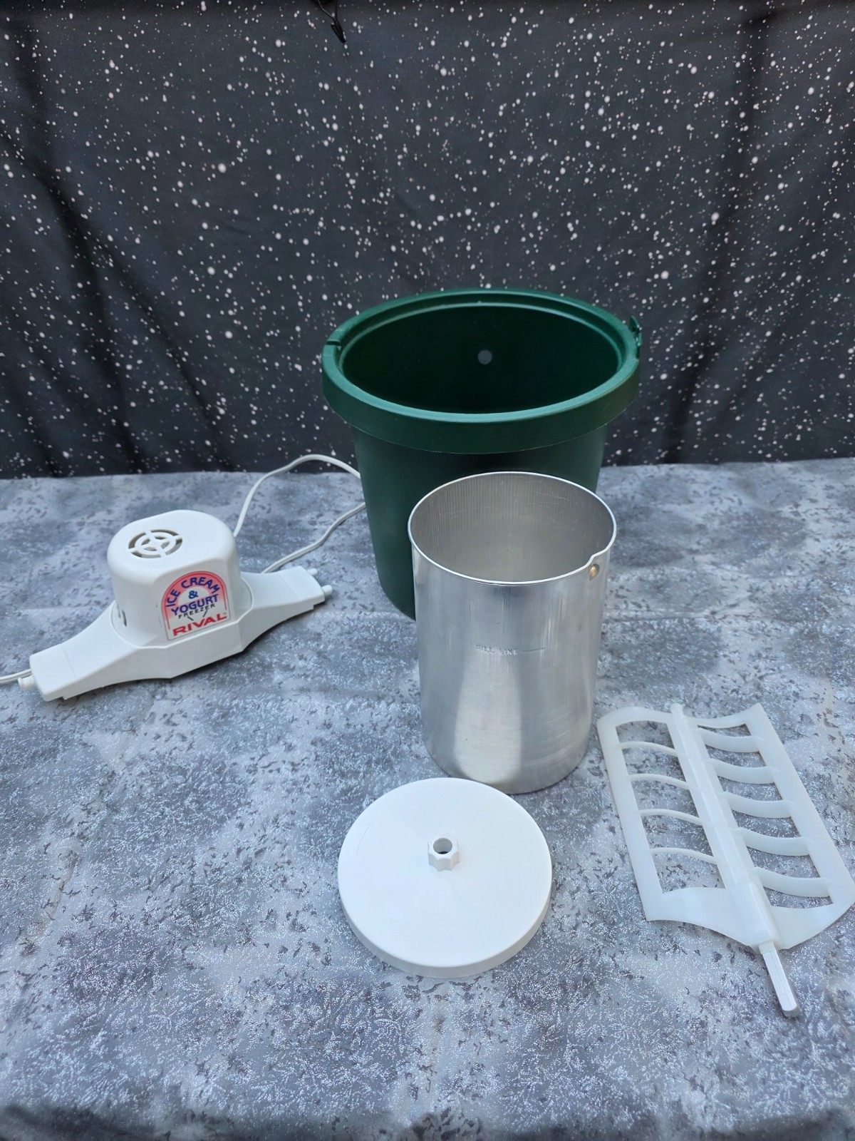 Rival Electric Ice Cream Maker Model 8401 GR Green Color TESTED WORKING
