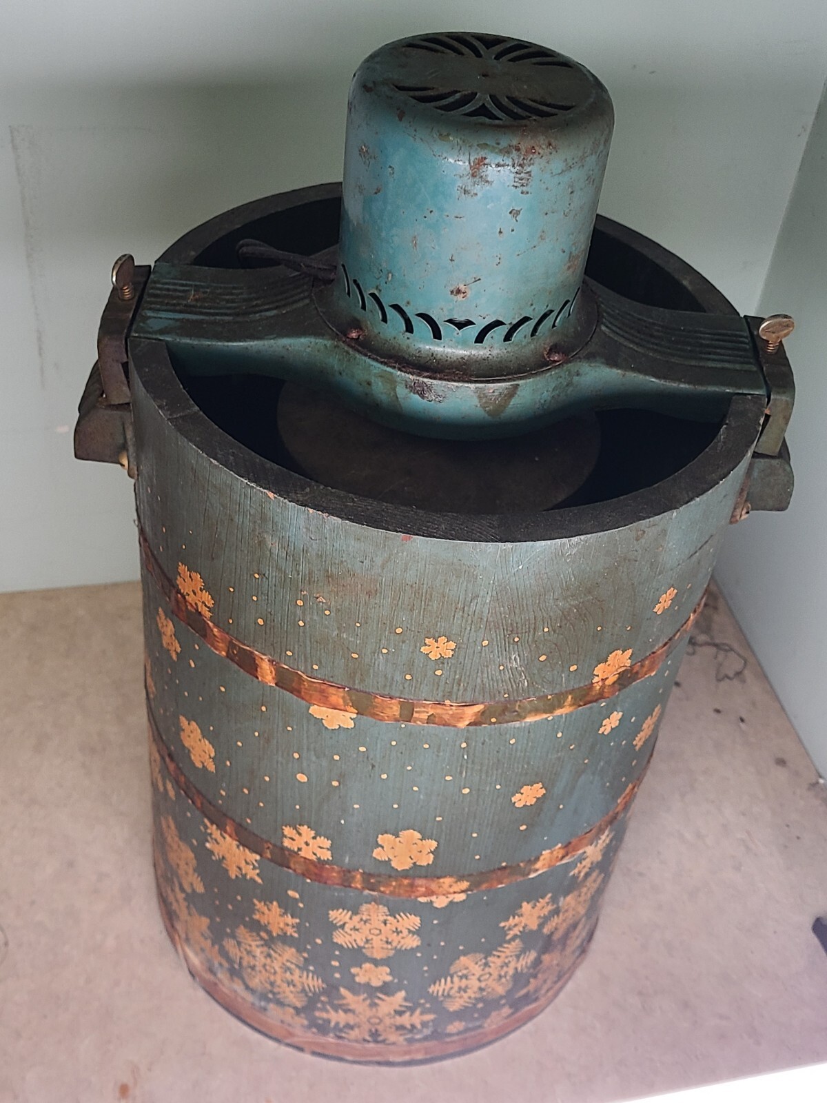 RARE Richmond Cedar Works Snow Queen Wood Bucket Electric Ice Cream Freezer