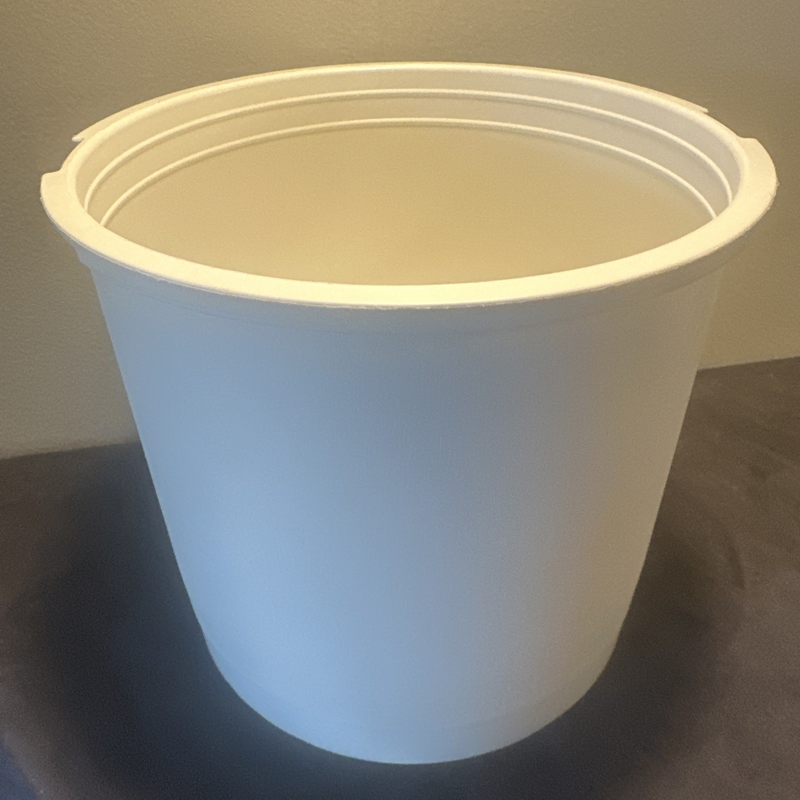 Waring Ice Cream Parlor CF5201 Model #11CF17 REPLACEMENT Part Bucket Base