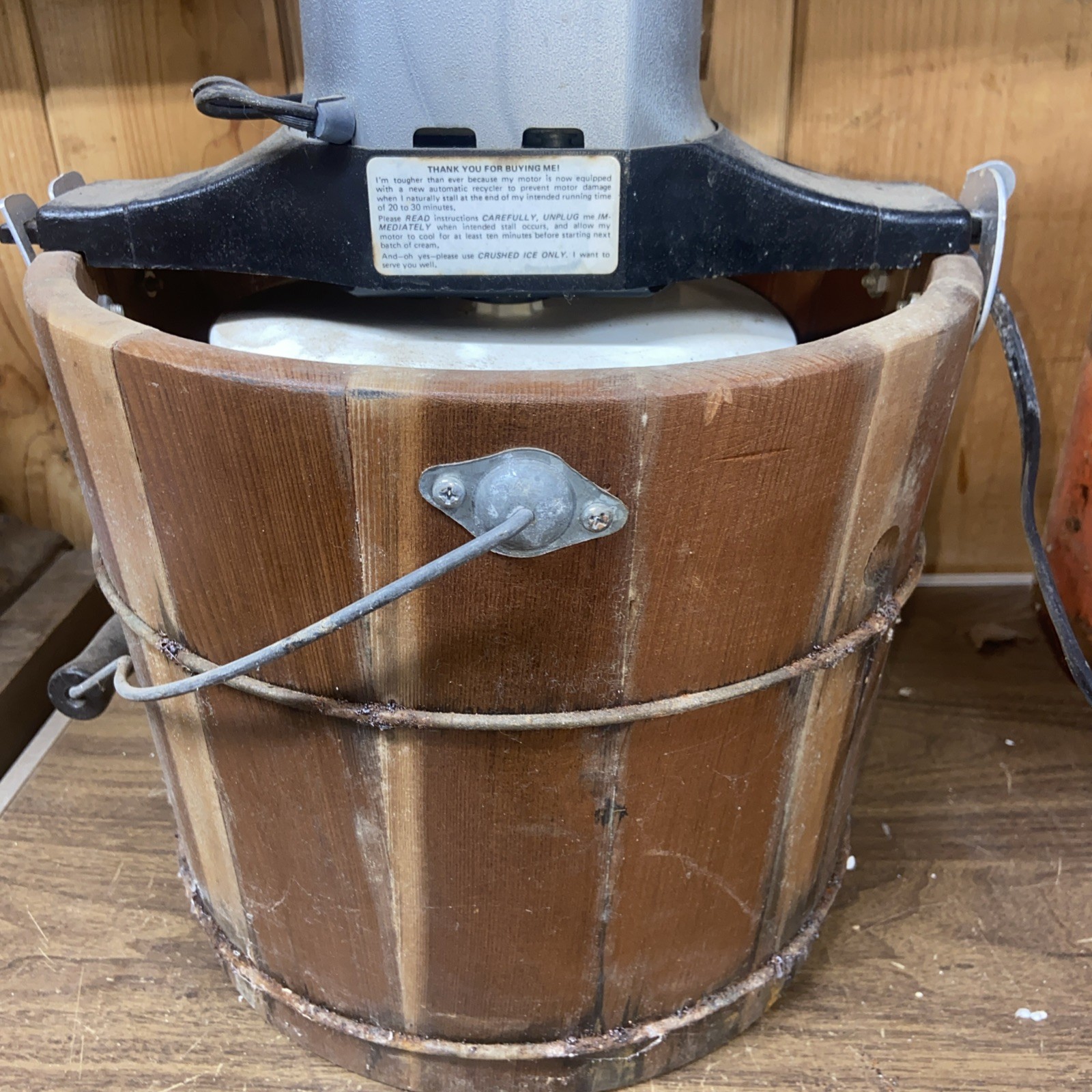 VINTAGE SEARS AND ROEBUCK ICE CREAM MAKER MODEL 238 1985
