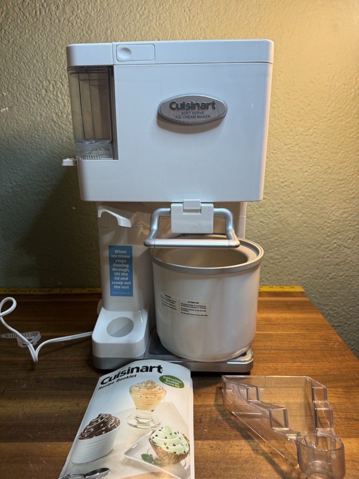 Cuisinart ICE-45P1 Mix Serve 1.5-Quart Soft Service Ice Cream Maker – White