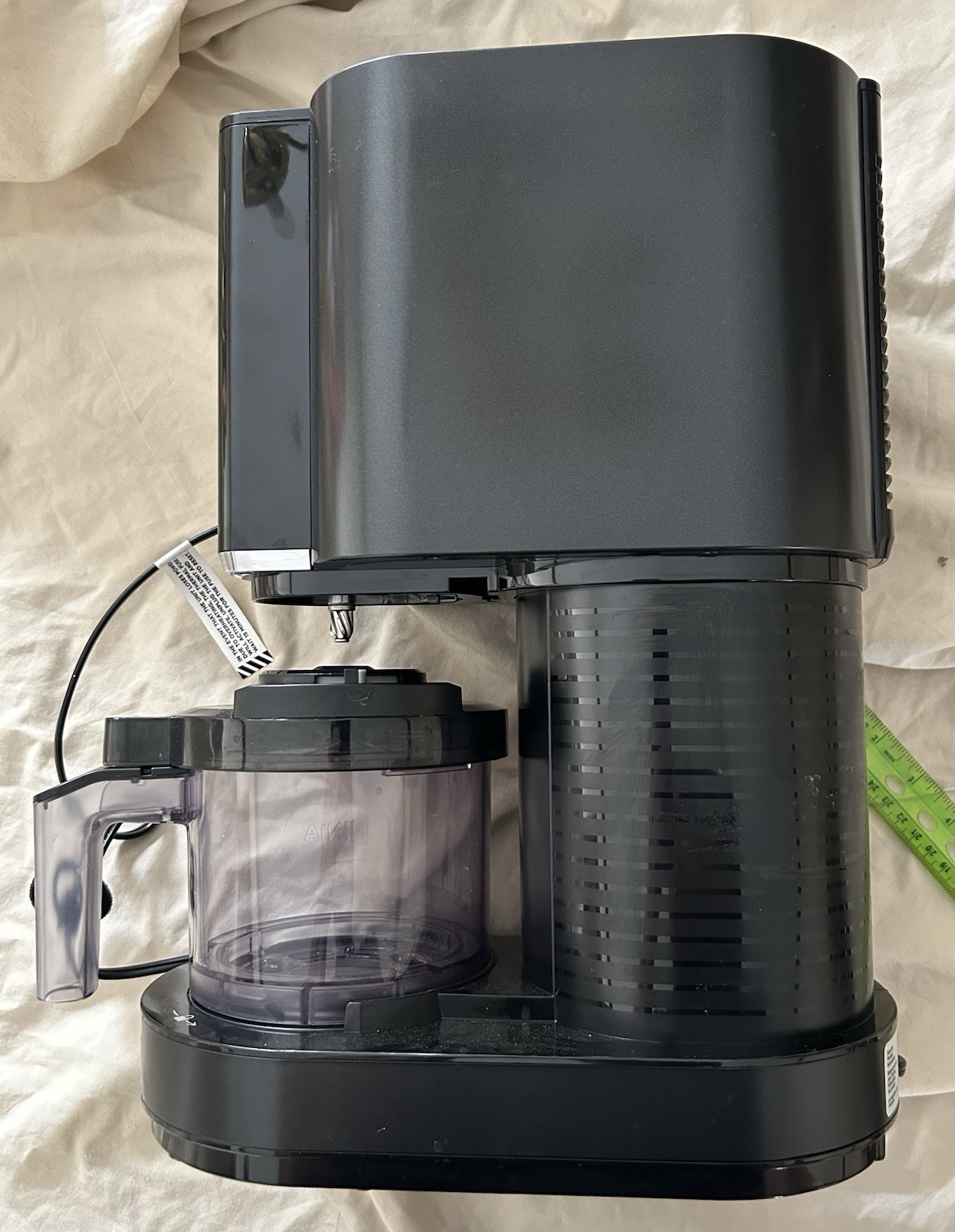 Shark Ninja CREAMi Model CN302 CCO 7 in 1 Ice Cream Maker Gently Used w/ Extra
