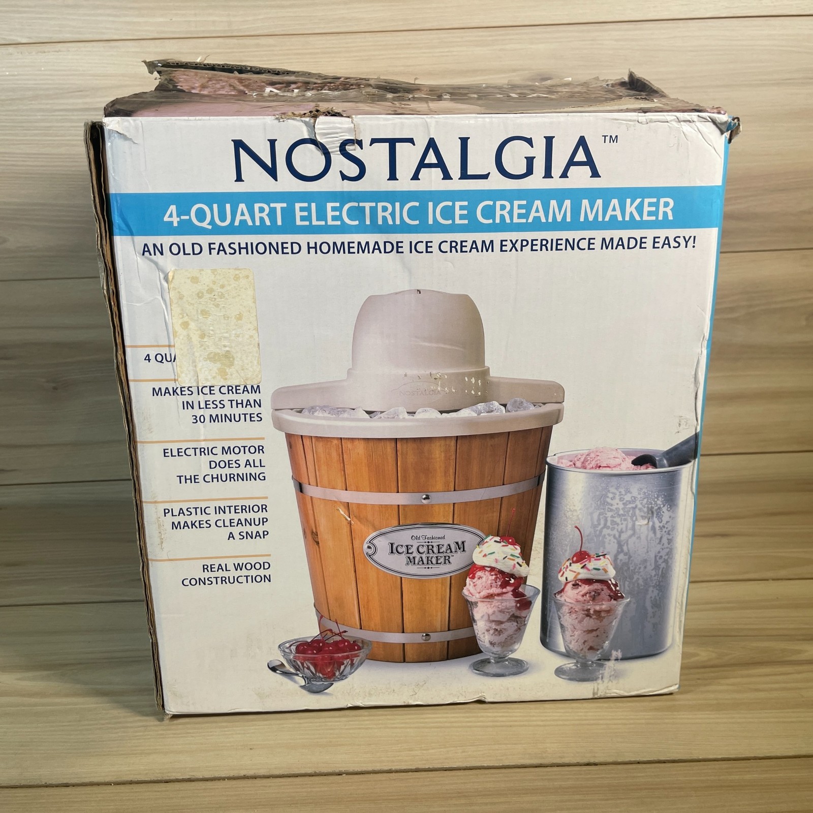 Nostalgia Old Fashioned 4-Quarter Electric Dessert Ice Cream Maker Light Wood