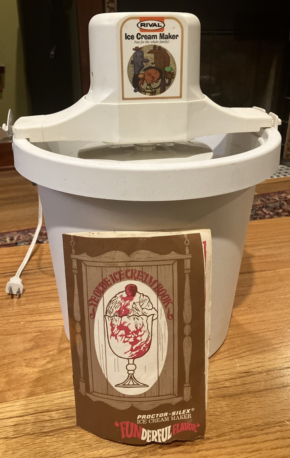 Proctor Silex Ice Cream Electric Maker 1970s Rival Model 8401 vintage and works