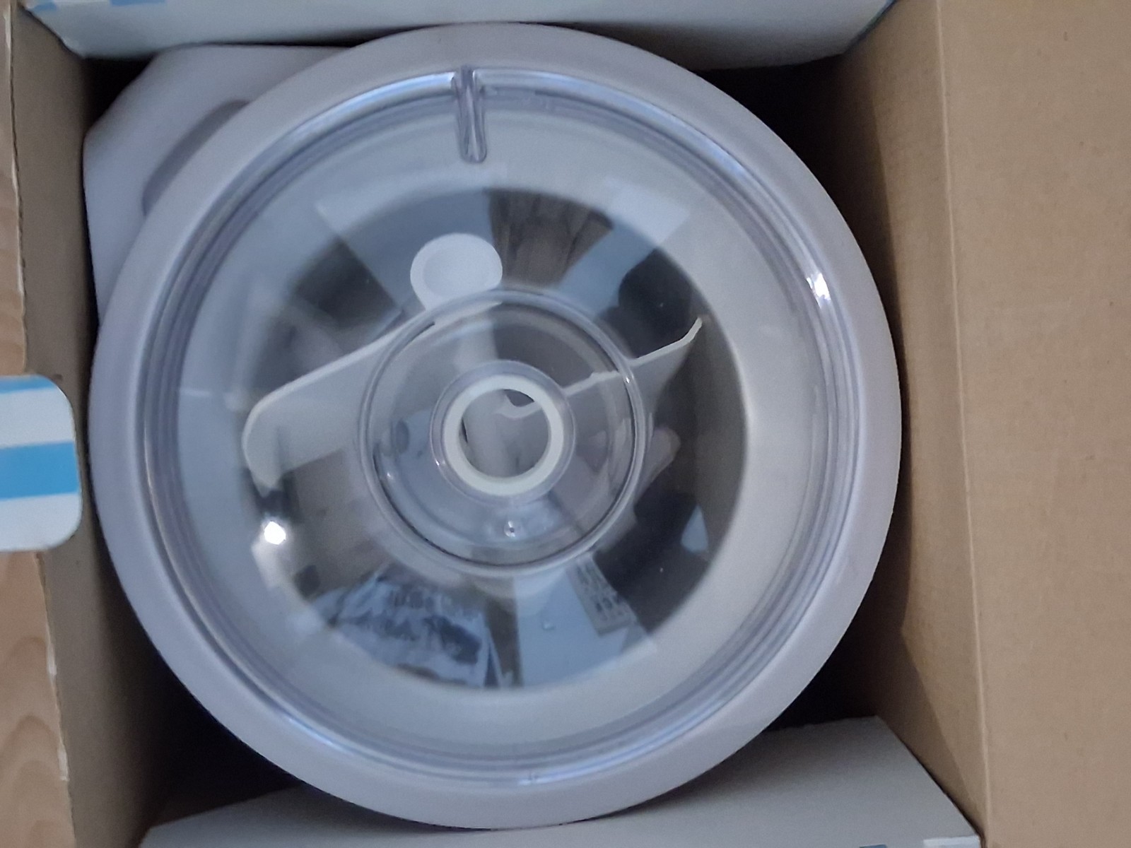 Donvier Frozen Dessert Maker 1 qt Manual Freezer Bowl, Clear Lid, Booklet