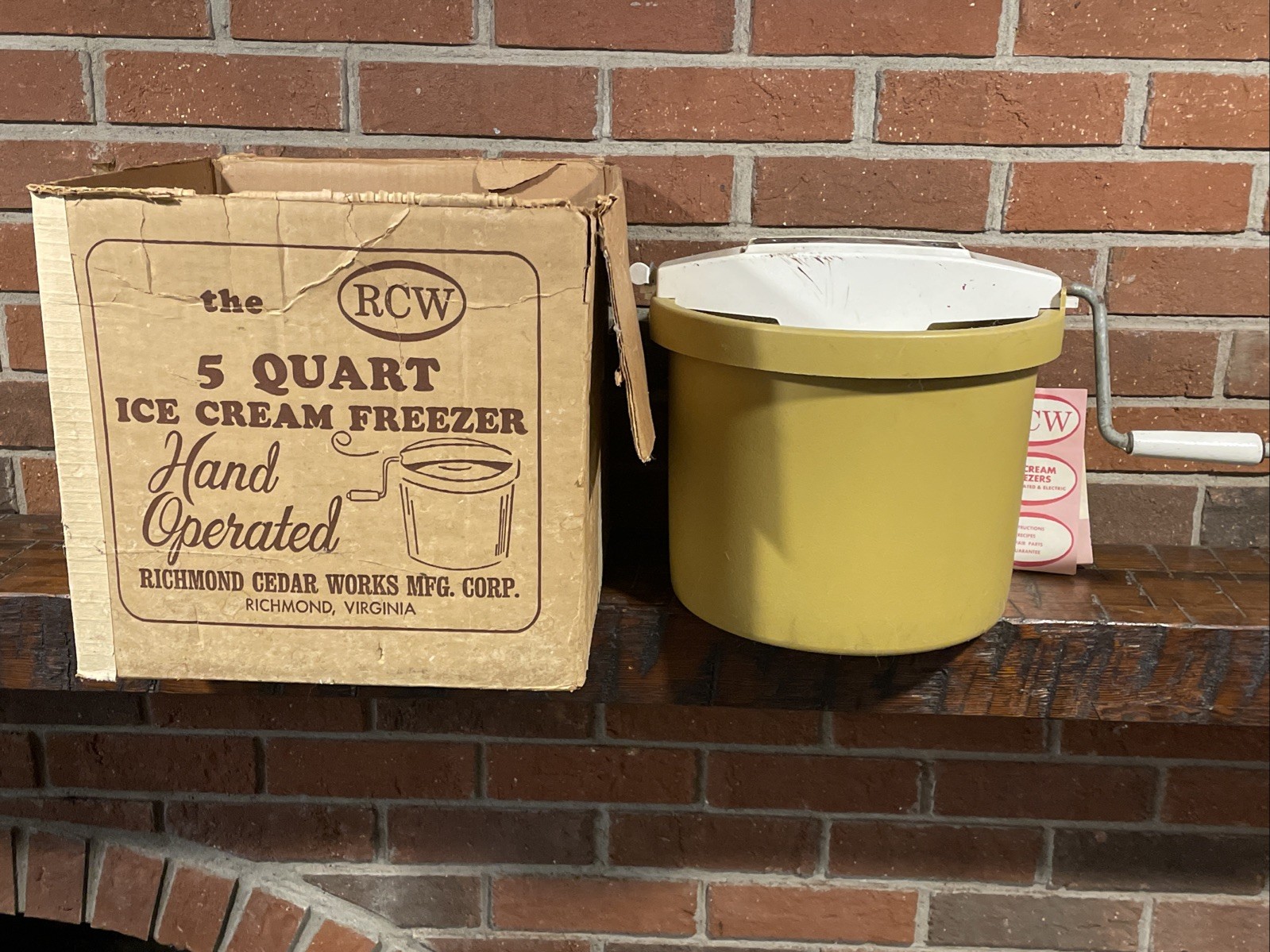 Vintage Richmond Cedar Works RCW 5 Quart Hand Crank Ice Cream Maker w/ Box