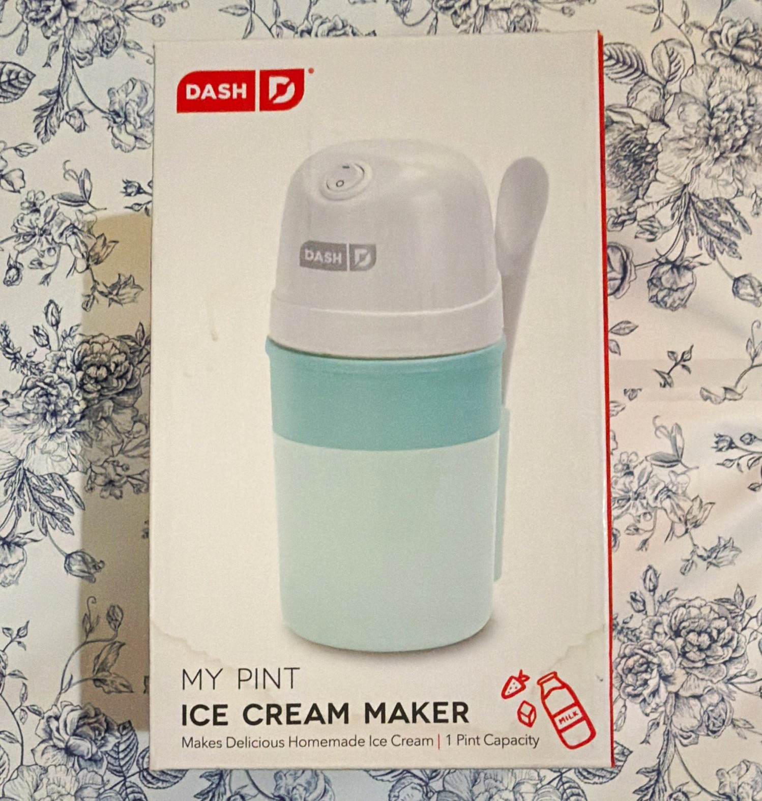 DASH My Pint Ice Cream Maker 1 Pint Automatic Freezer Bowl, Spoon Blue/White