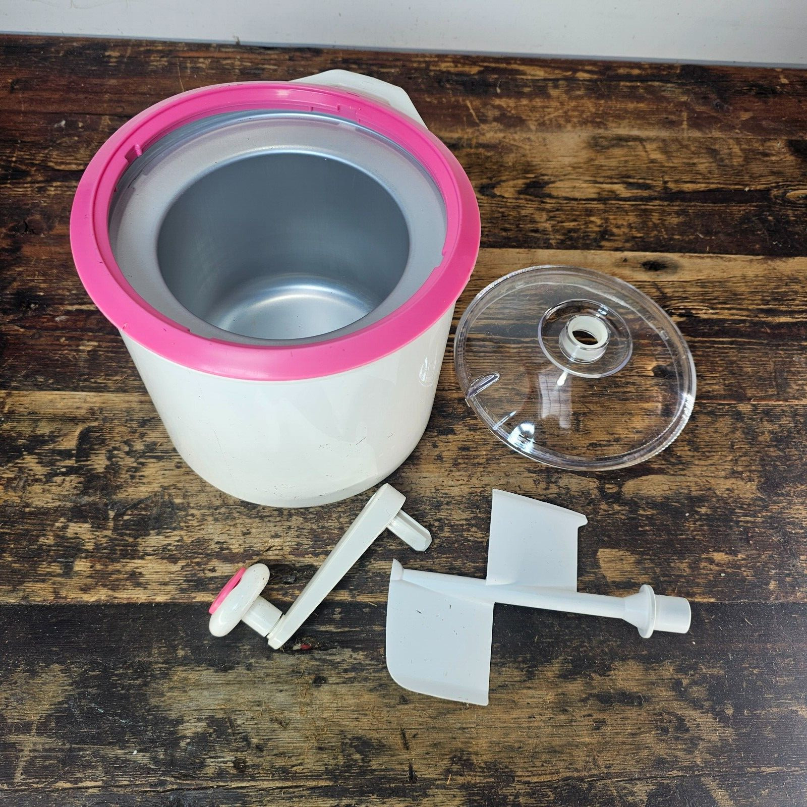Donvier Ice Cream Maker 2 Pints Pink Trim Hand Crank