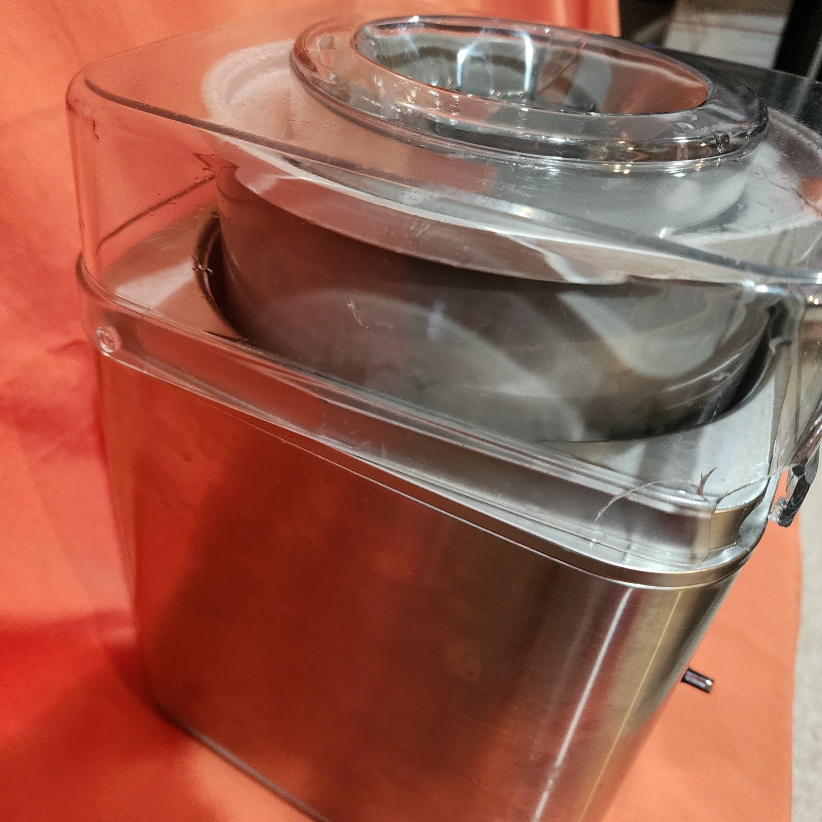 Cuisinart 2 Qt Frozen Yogurt Ice Cream Maker ICE-30BC Tested Lid Is Chipped