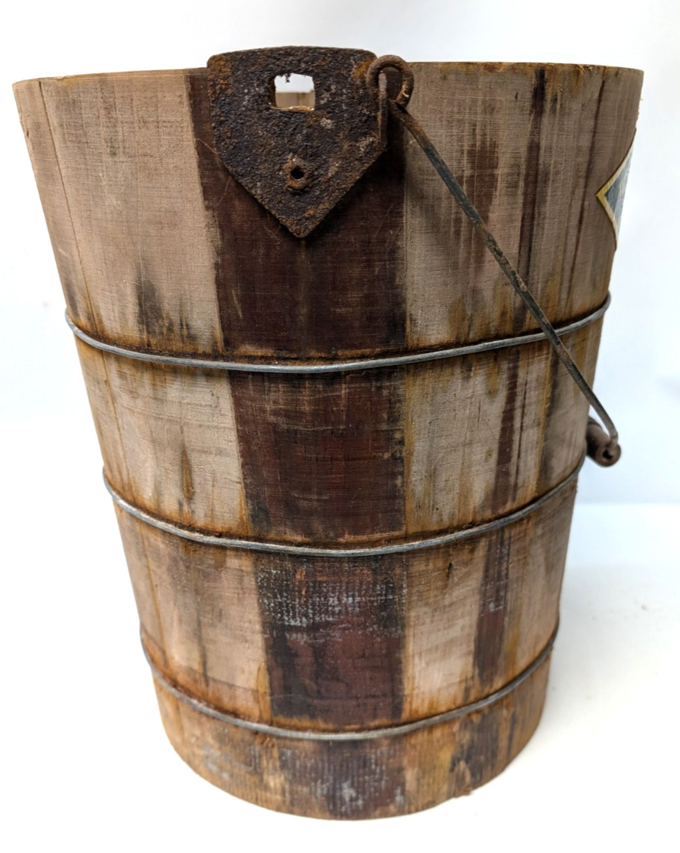 WHITE MOUNTAIN 6 QUART ICE CREAM FREEZER BUCKET ONLY NO LATCH READ